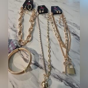 Paparazzi Gold Jewelry Set